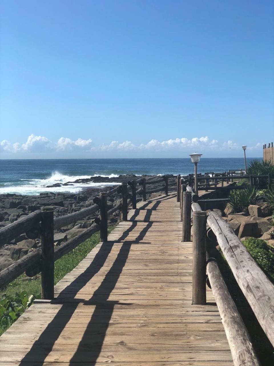 Sands Beach Breaks Beach Front Ballito Buitenkant foto